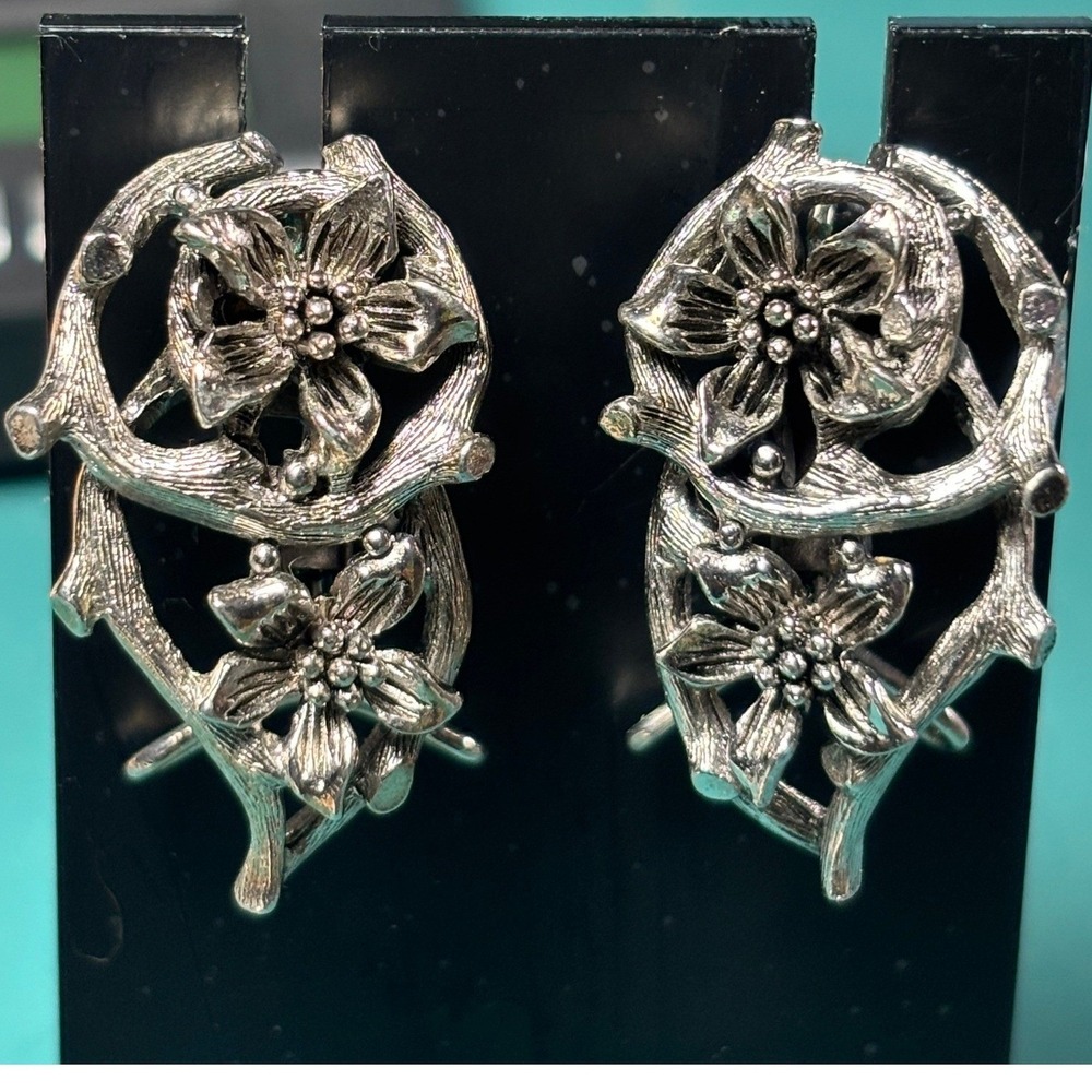 Vintage Silver Tone‎ Dogwood Flower Branch Botanical Wingback Statement Earrings